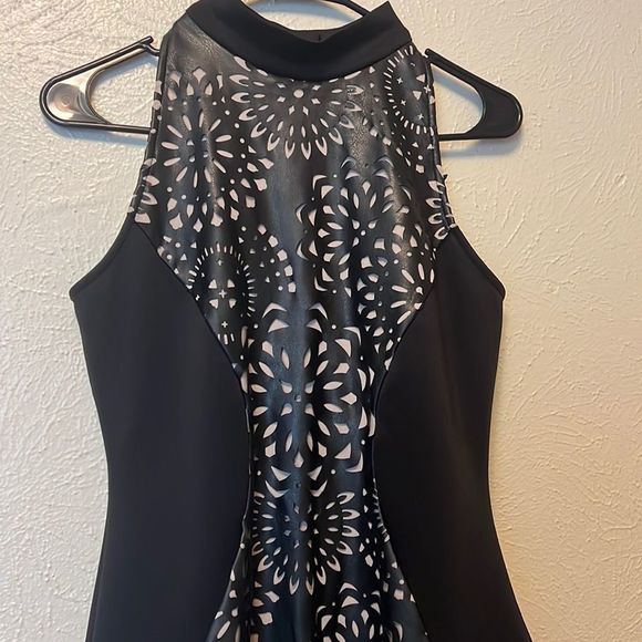 Lipstick Black Laser Cut Floral Form Fitting Dress Size M - Picture 2 of 6